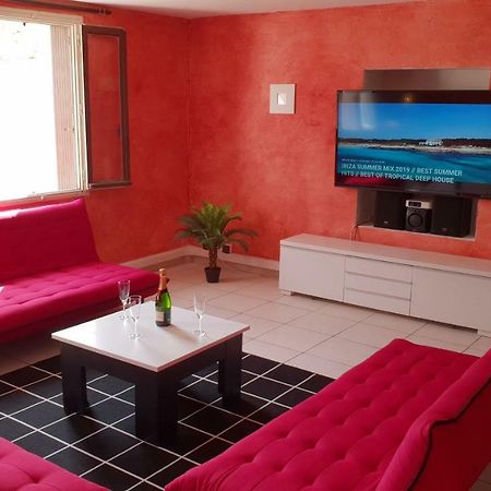 Вилла Les Barons De Guers Castelnau-de-Guers Экстерьер фото