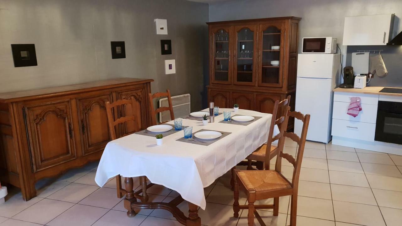 Вилла Les Barons De Guers Castelnau-de-Guers Экстерьер фото